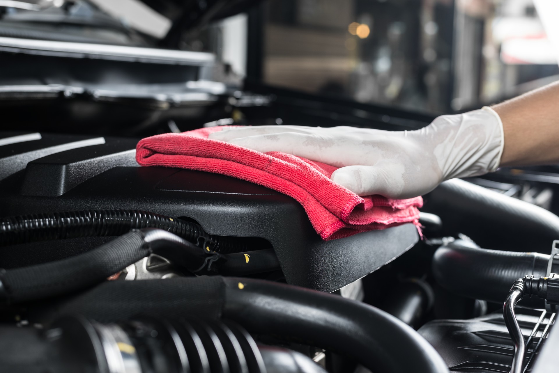 Car detailing series : Cleaning car engine